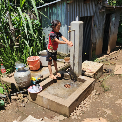 Tap _ 2 and girls child use tap for wash (2)